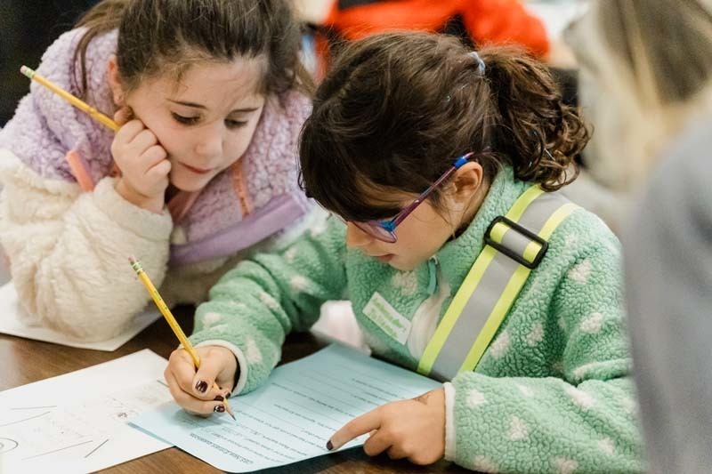 Central Boulevard welcomes new students with ice cream social