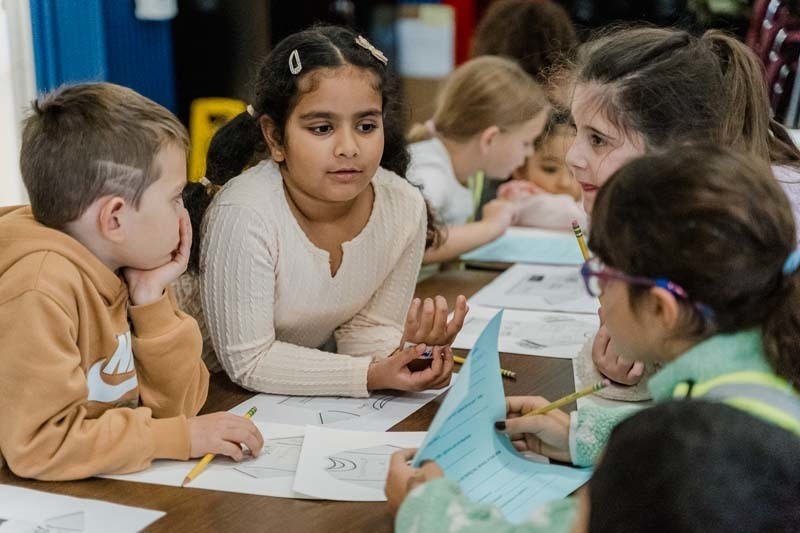Central Boulevard welcomes new students with ice cream social