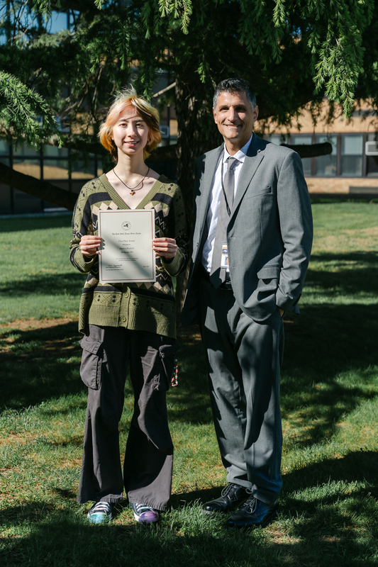 Congratulations to senior Jessica Wojnicki, who has earned a first-place award from the New York State Science Honor Society, along with an accompanying scholarship.
