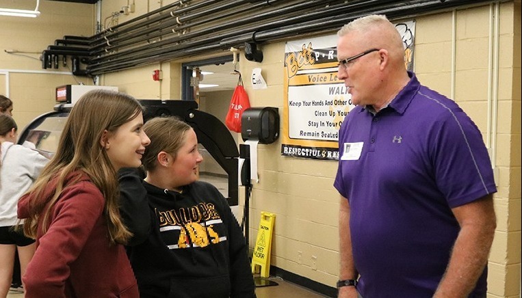 Director Freking visiting with MS students