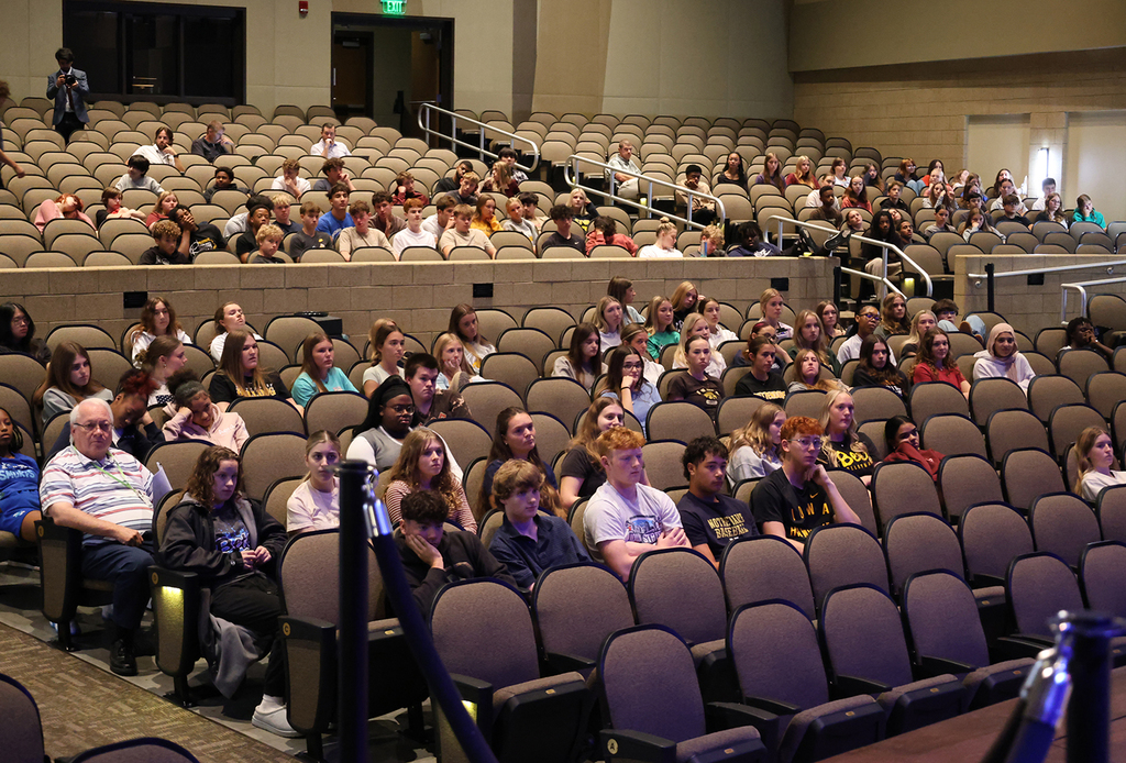 Students listening to Iowa Supreme Court Justice Thomas Waterman