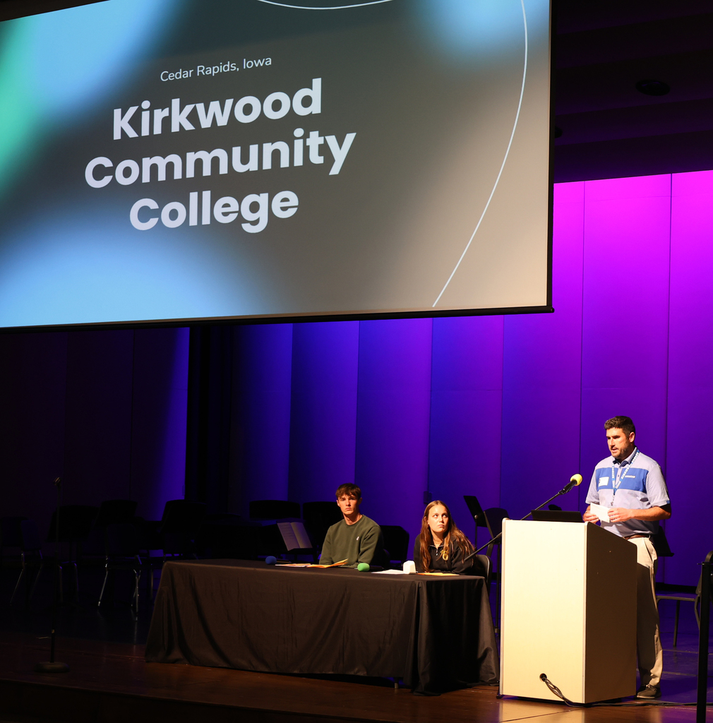 Kirkwood College rep speaking to students