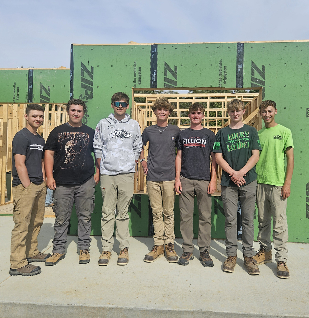 BHS students involved in the Davenport home build