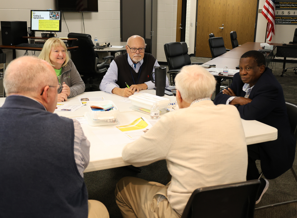 Table discussion at SIAC