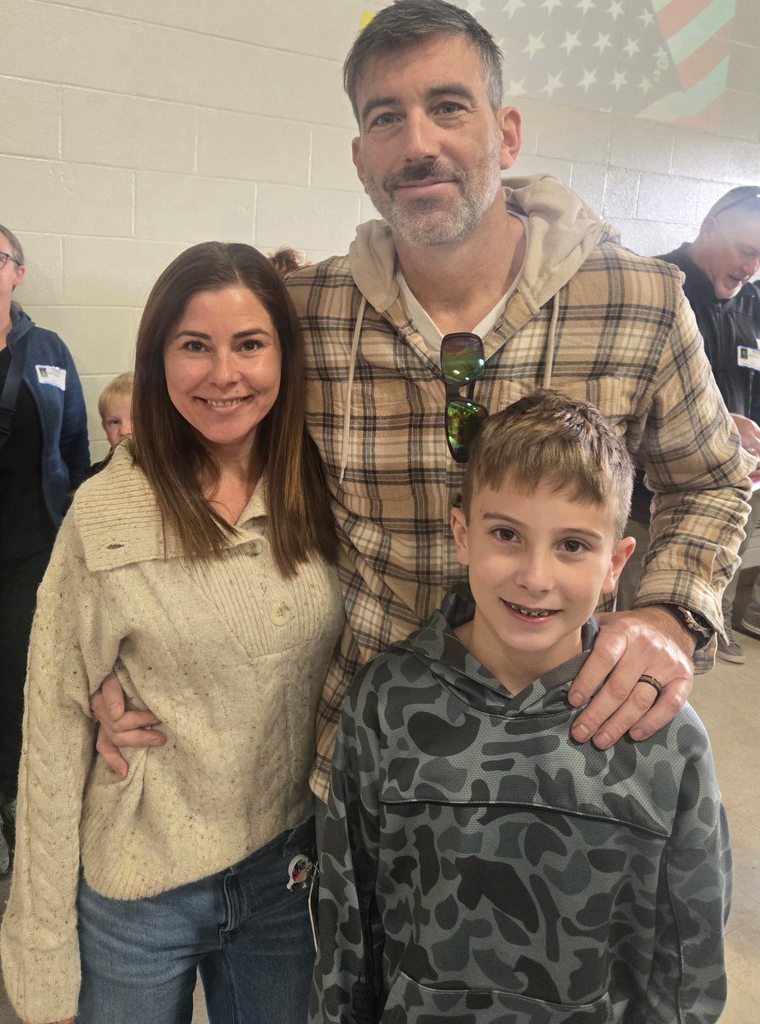 PN Veterans Day - Father with wife and son