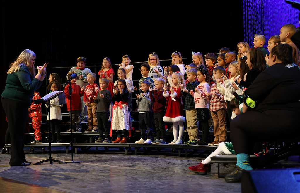 Students performing at the HH winter sing