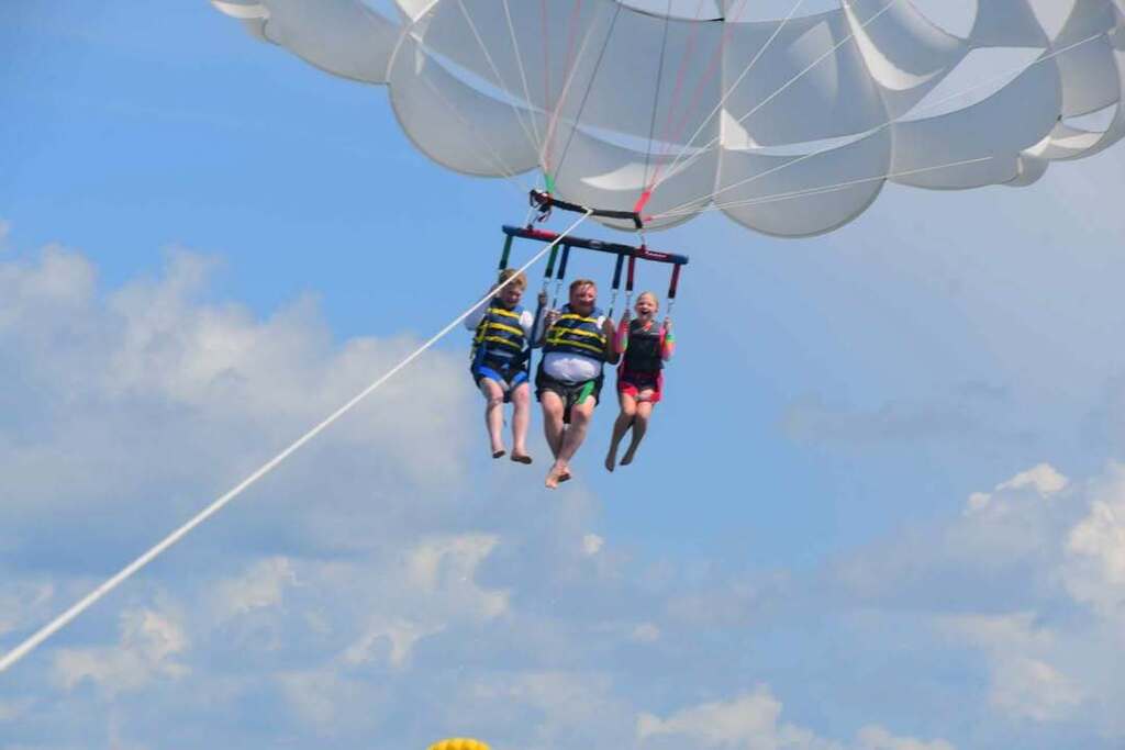 Muellers parasailing