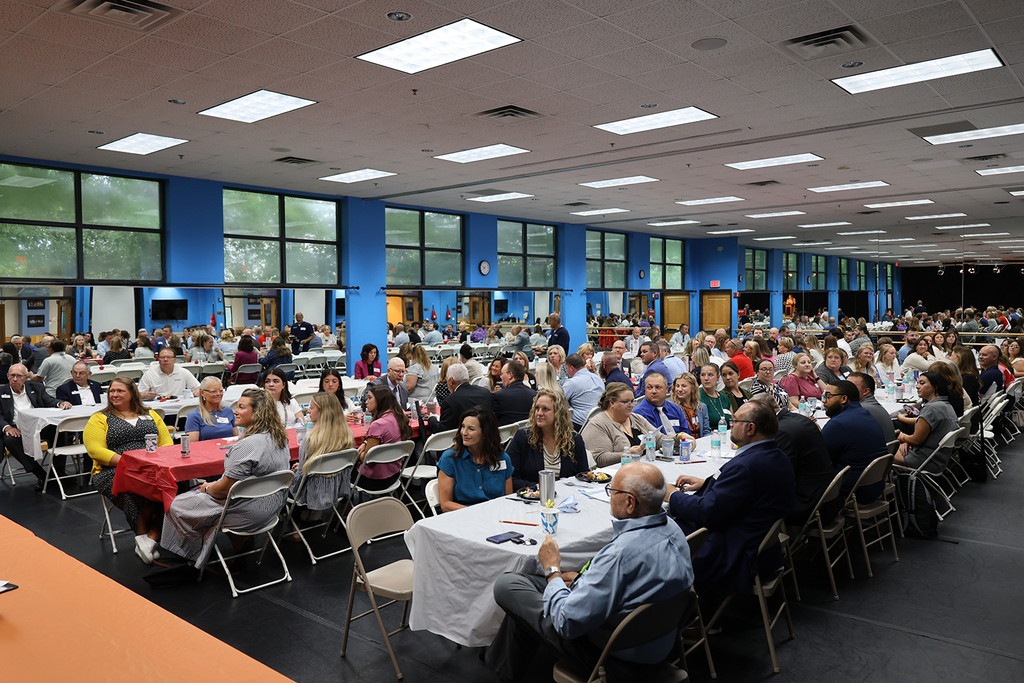 The tables filled with guests