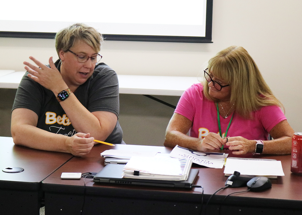 Jayme Olson working with Dr. Morse