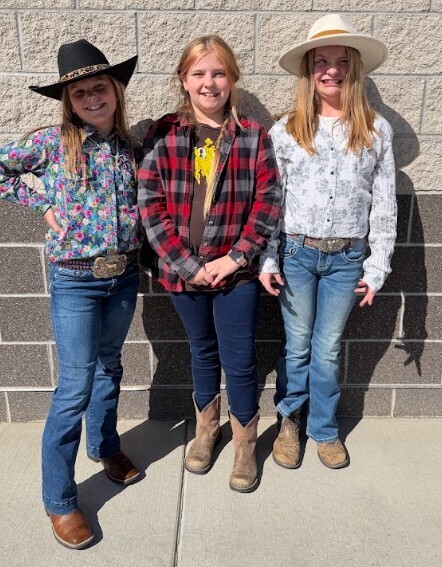 3 Cowgirls