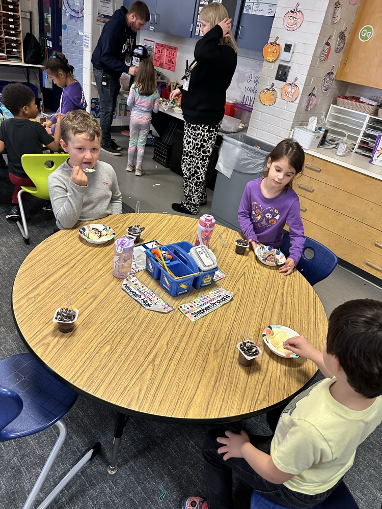 kids eating ice cream