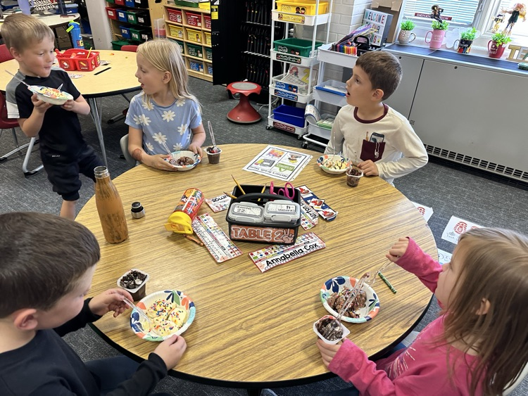 kids eating ice cream