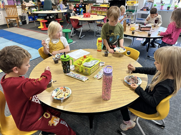 kids eating ice cream