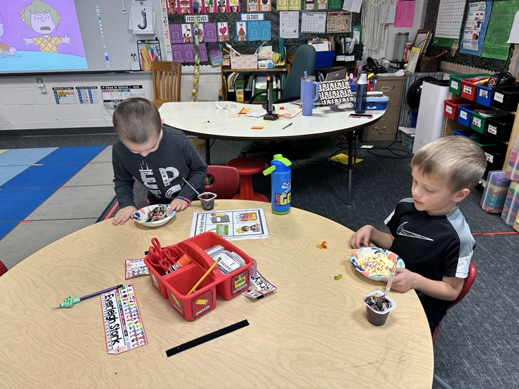 kids eating ice cream
