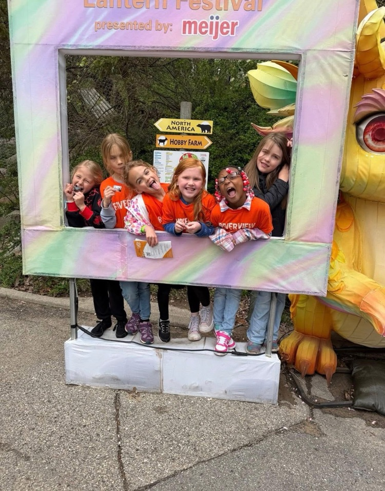 students at zoo