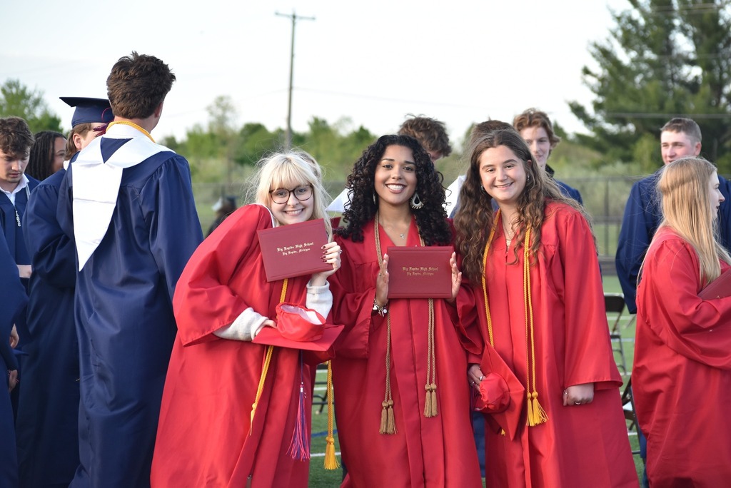 2026 BRHS Graduates - 3 girls