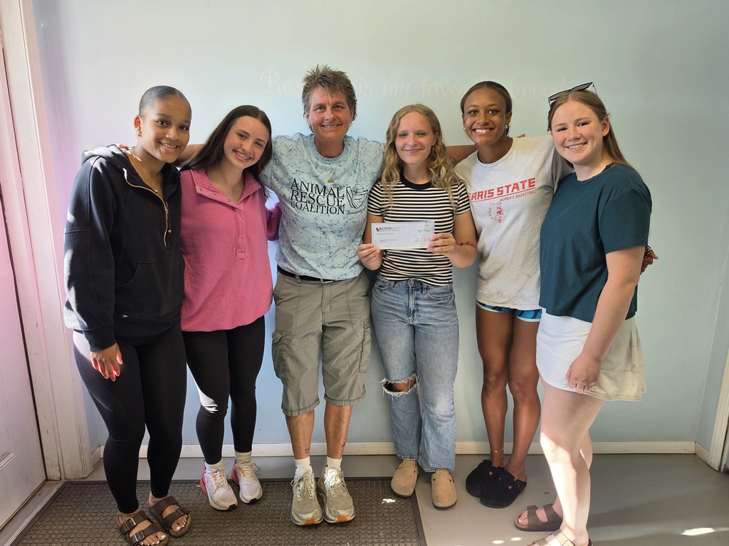 Key Club students at the ARC Shelter with an ARC representative