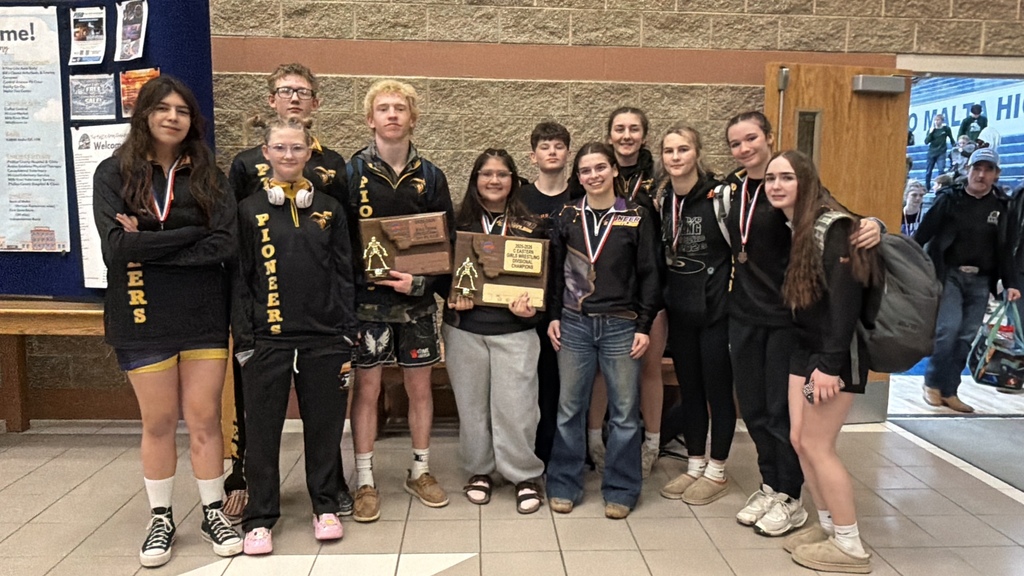 Big Sandy Wrestling Team with Divisional Trophy