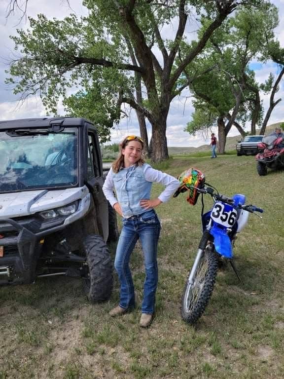 Camielle Nissen on dirt bike