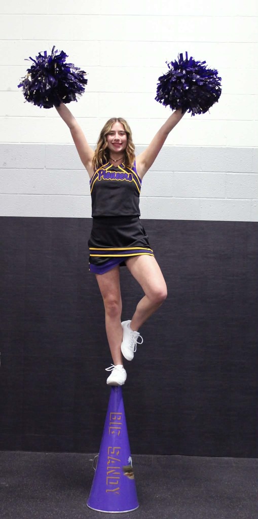 Camielle Nissen, Cheerleader