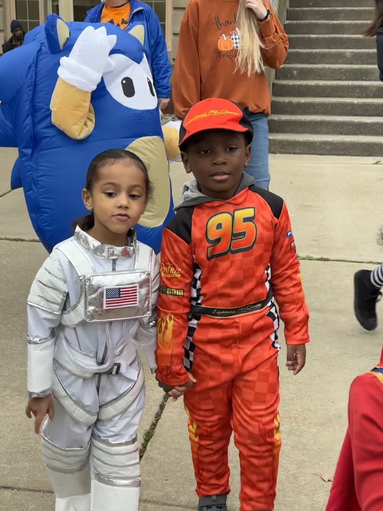 benjamin franklin students during costume parade