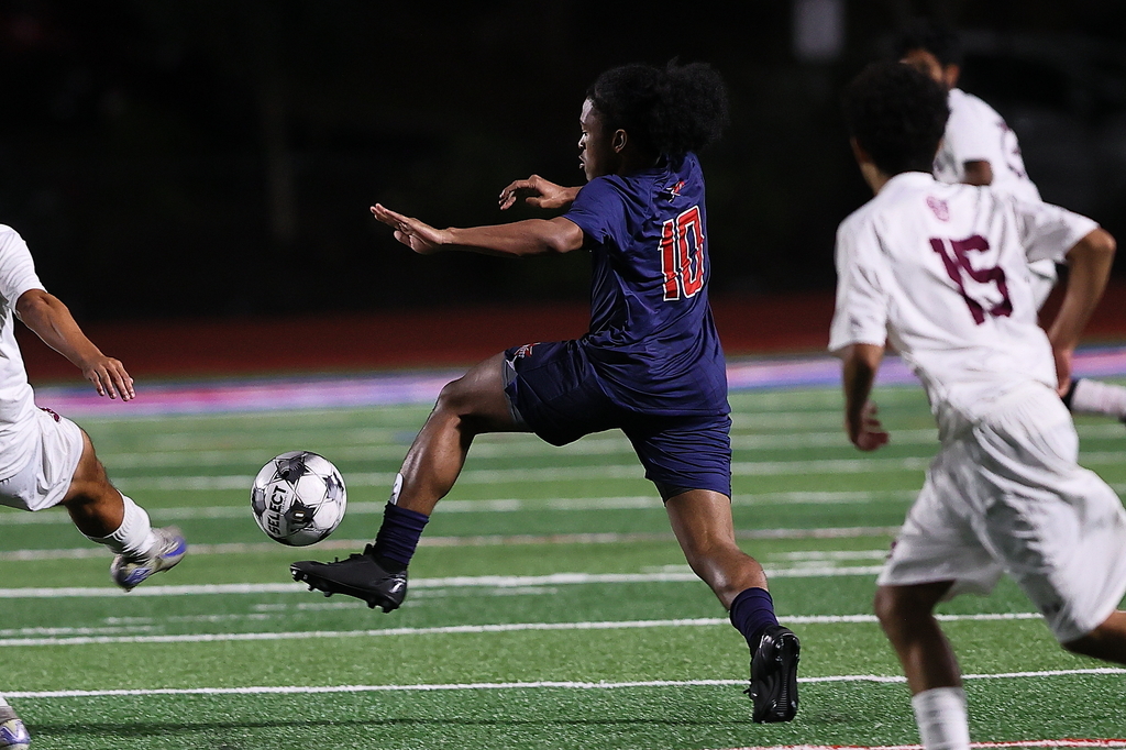 shaquaine wright playing soccer