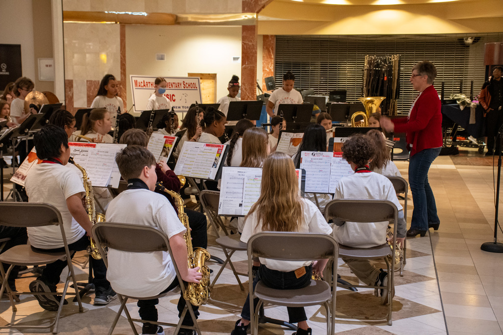 macarthur band students play at oakdale commons