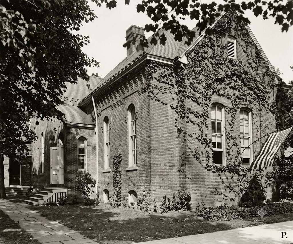 Helen St. School in Binghamton, approximately 1911.