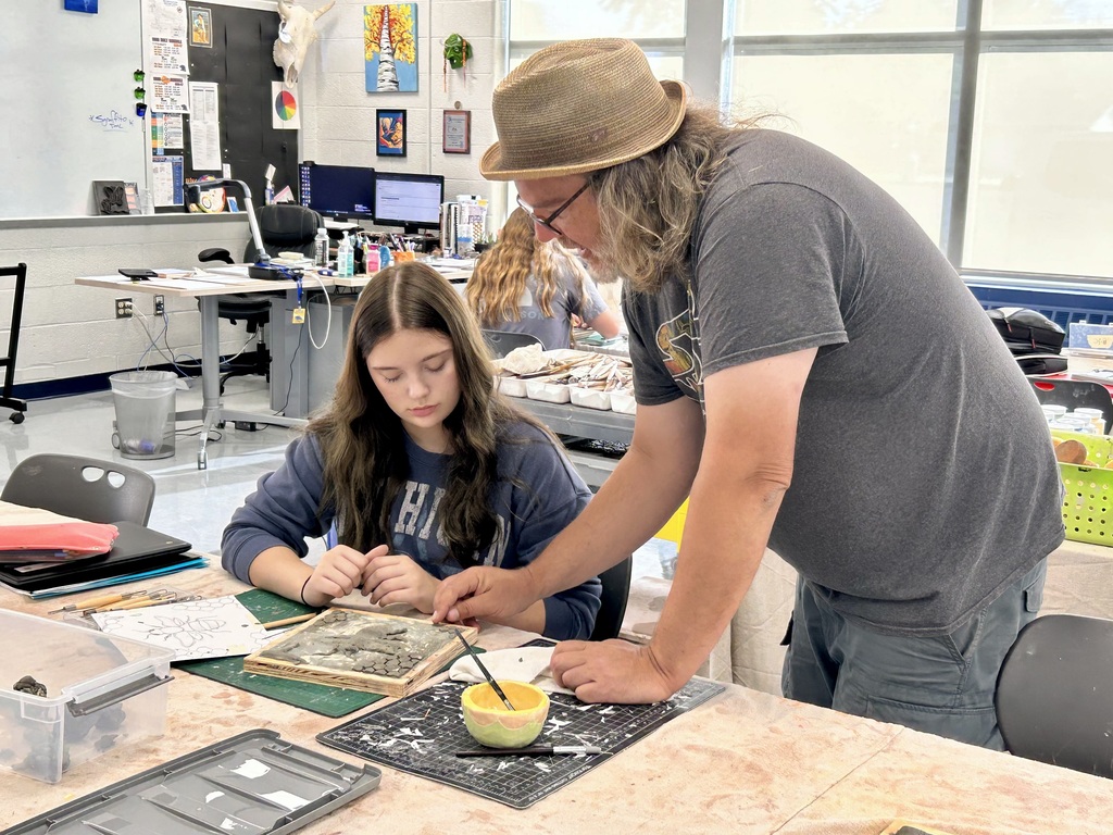 Steve Hargash helping BR art students