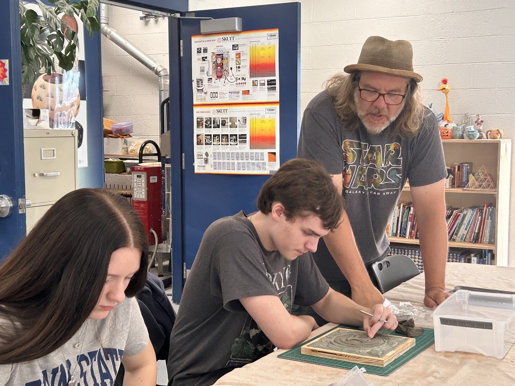 Steve Hargash helping BR art students