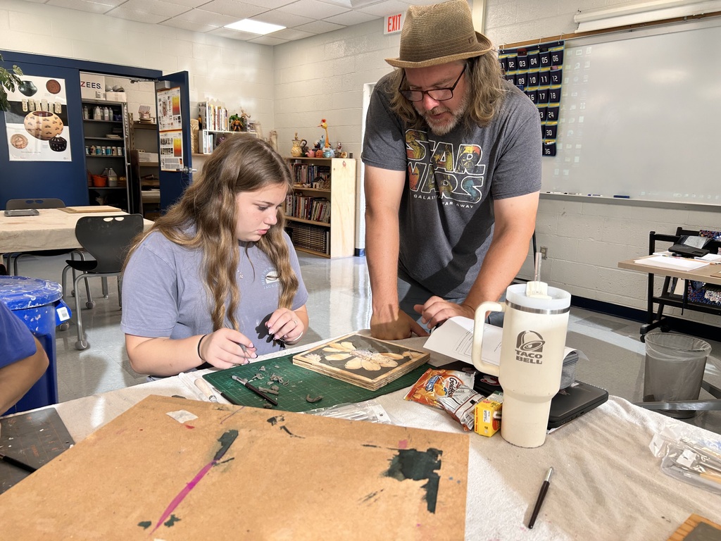 Steve Hargash helping BR art students