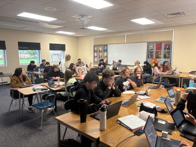 Mrs. Stawaz class working on the FAFSA