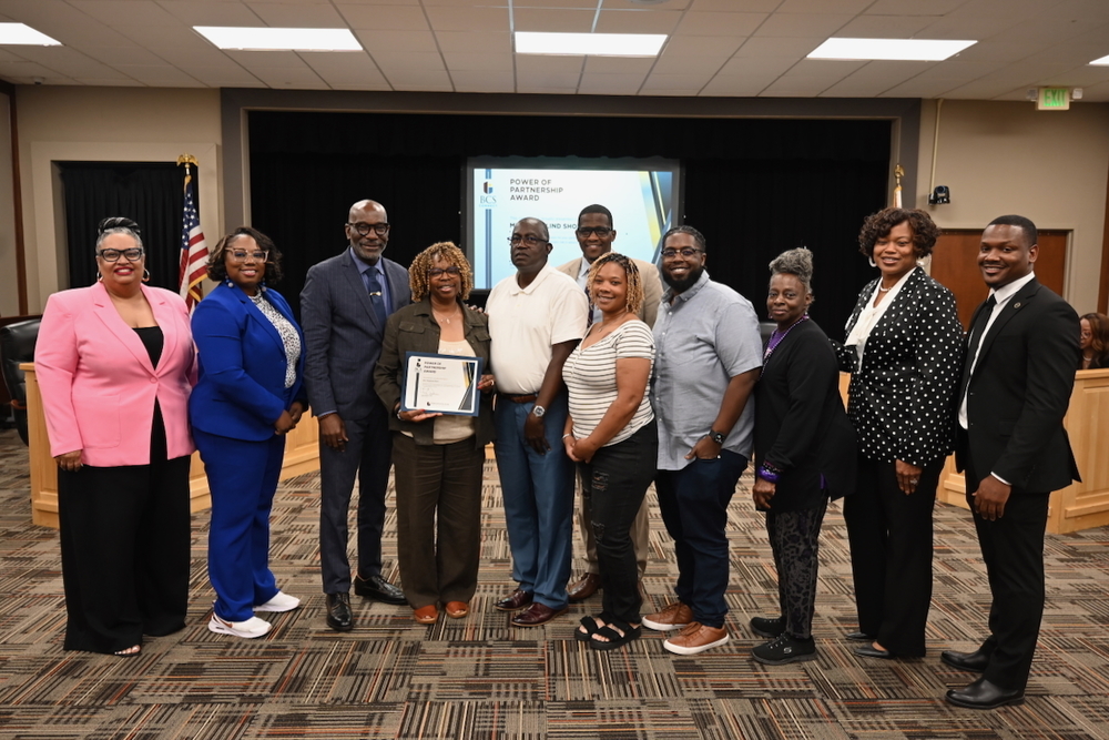 Rosalind Short (holding certificate)