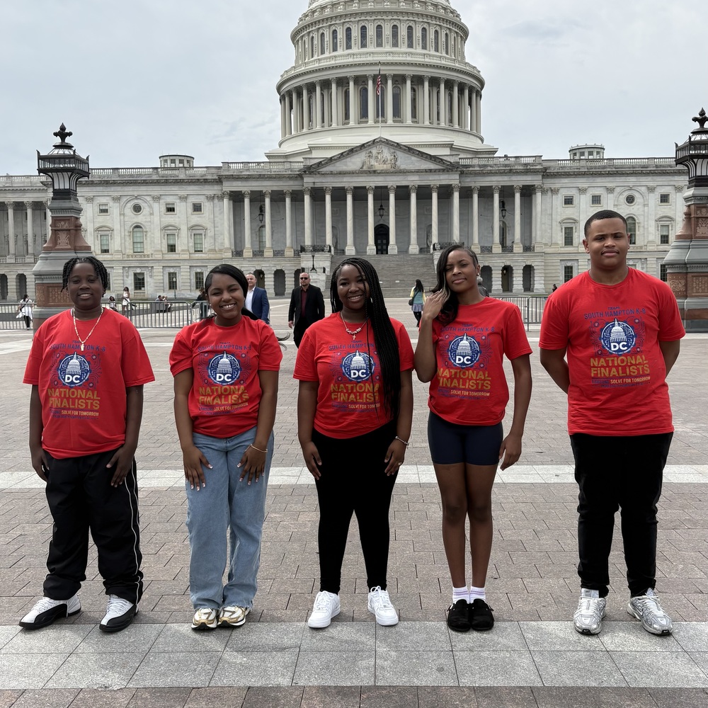 South Hampton scholars at the Capitol Building in Washington, D.C.