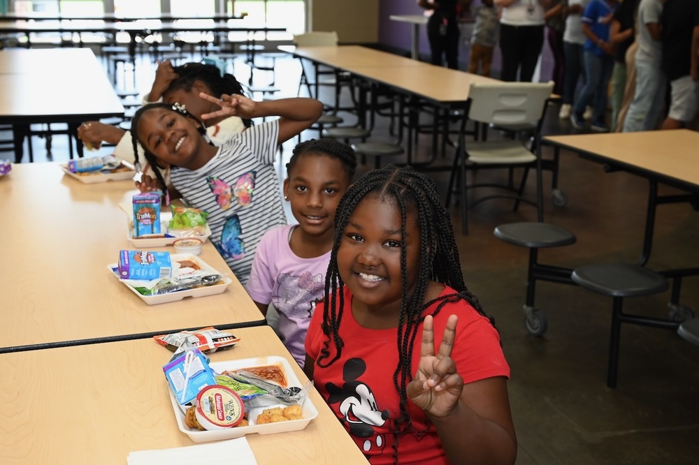 Students at Wylam Elementary at lunch