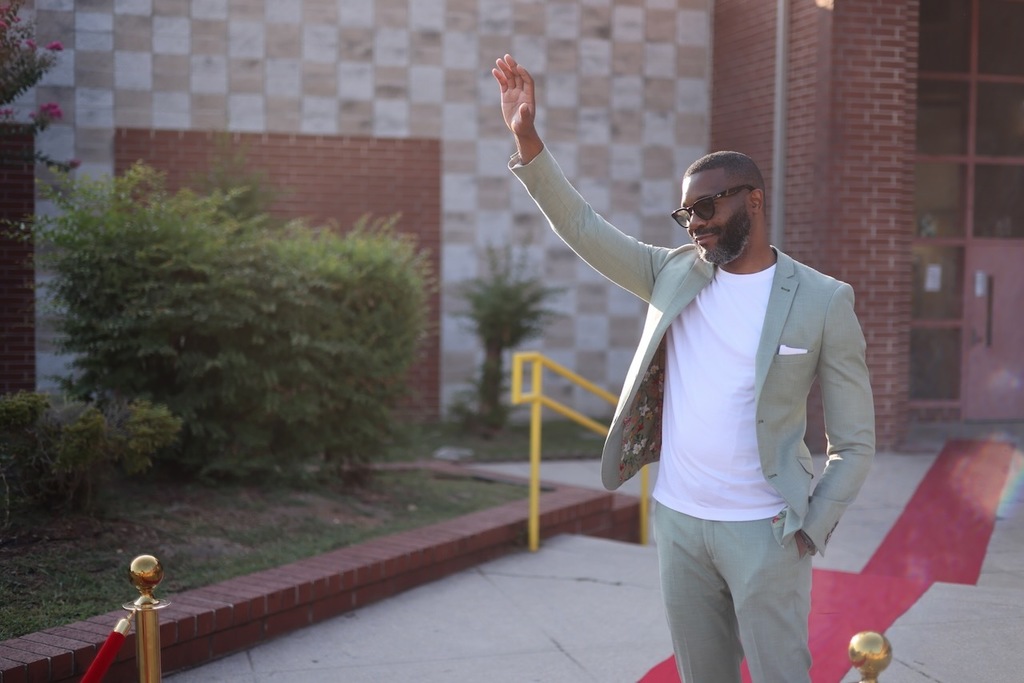 Mayor Randall Woodfin greets our scholars on the first day of school.