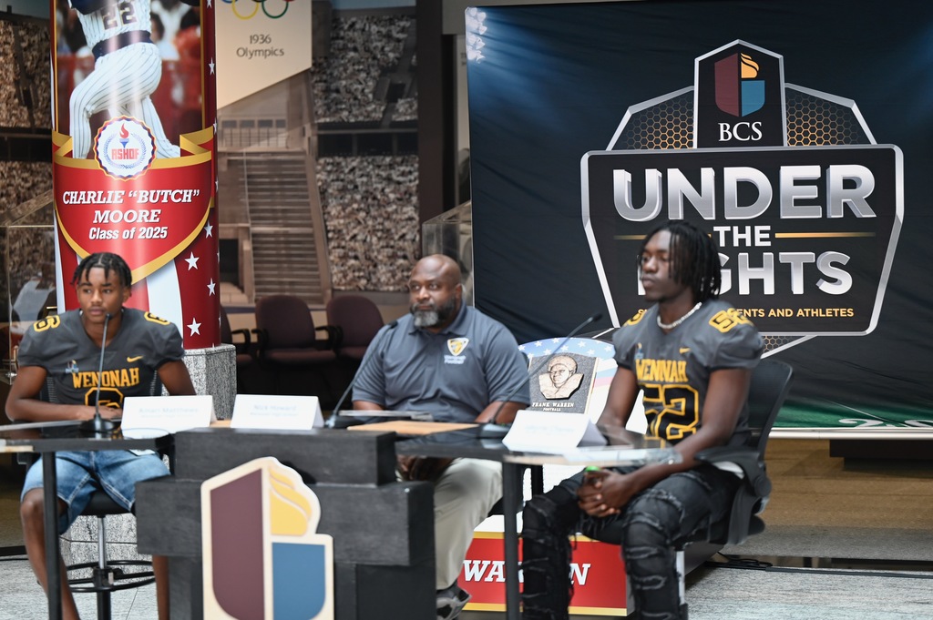 Amari Matthews, Coach Nick Howard, Jakyrie Chaney, and the Wenonah Dragons seek to improve on last year's playoff run (the first for the program since 2017).