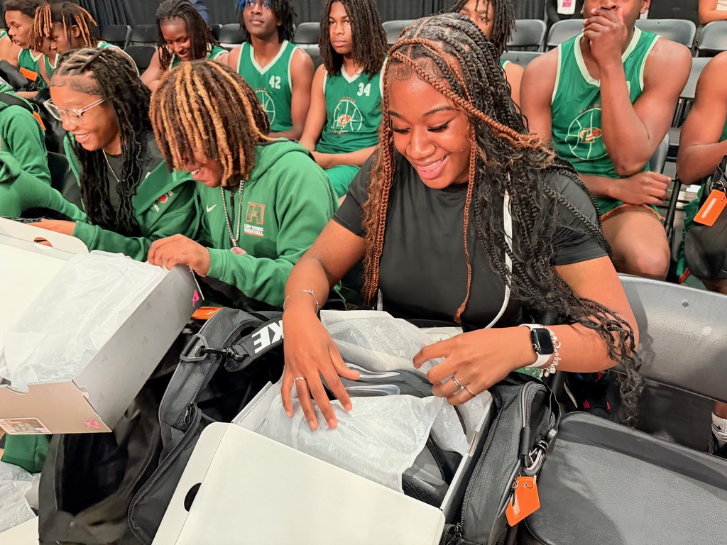 Hibbett Donation Huffman Vikings BB (2)