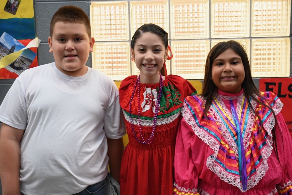 Huffman_Academy_Hispanic_Heritage_Month_Parade_9743