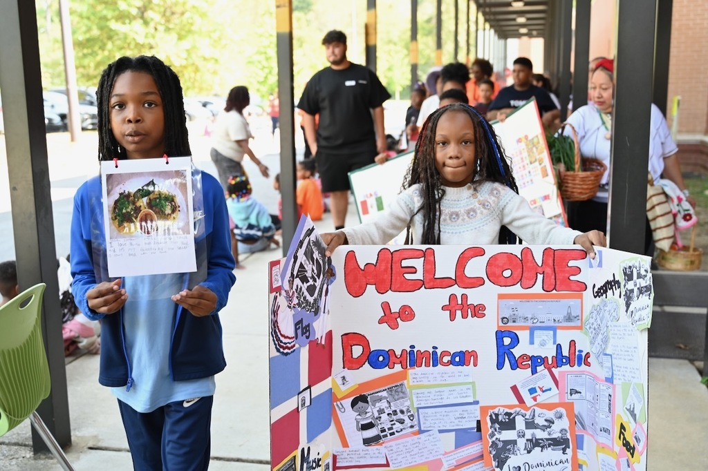Huffman_Academy_Hispanic_Heritage_Month_Parade_9847