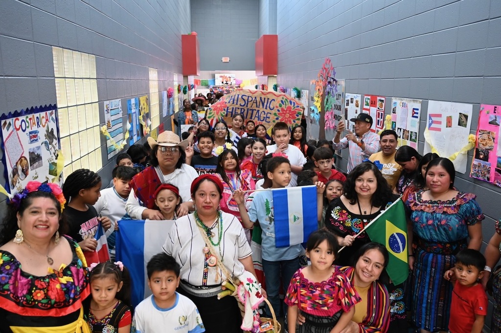 Huffman_Academy_Hispanic_Heritage_Month_Parade_9761