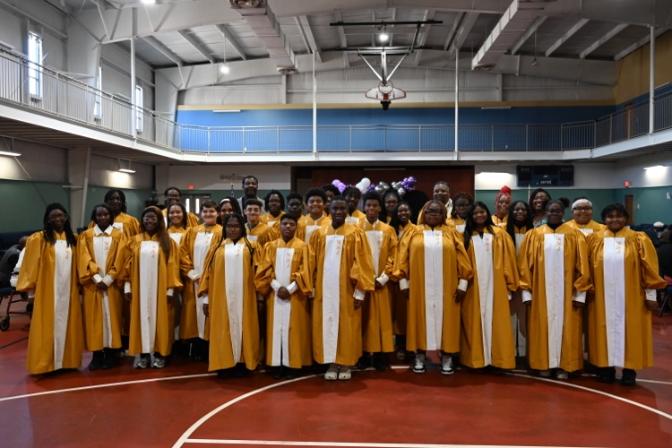The Wenonah High School Choir performed at the Hopewell Senior Center First Annual Thanksgiving Luncheon & Coronation today, with scholars from the Academy of Hospitality and Tourism serving the meal! #successstartshere 🦃