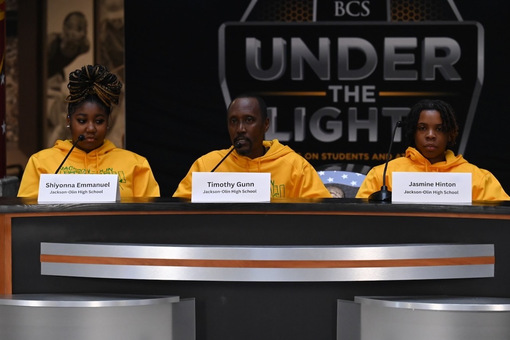 Jackson-Olin Lady Mustangs