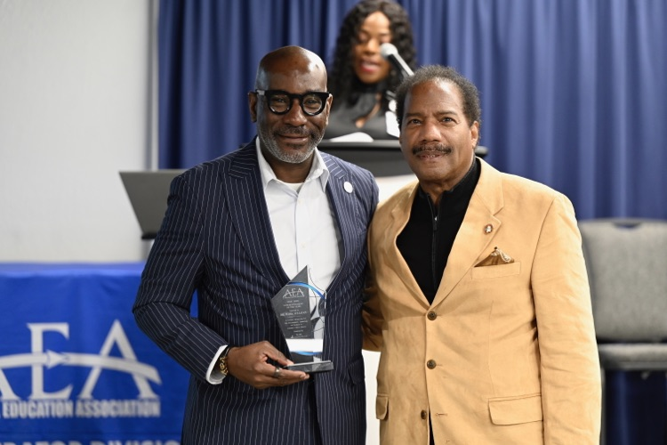 Superintendent Dr. Mark Sullivan received the Outstanding Superintendent of the Year Award from the Alabama Education Association during an award ceremony this morning! #SuccessStartsHere 🏆