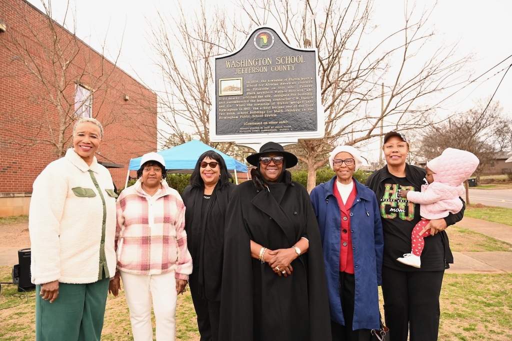 Washington alumni and guests