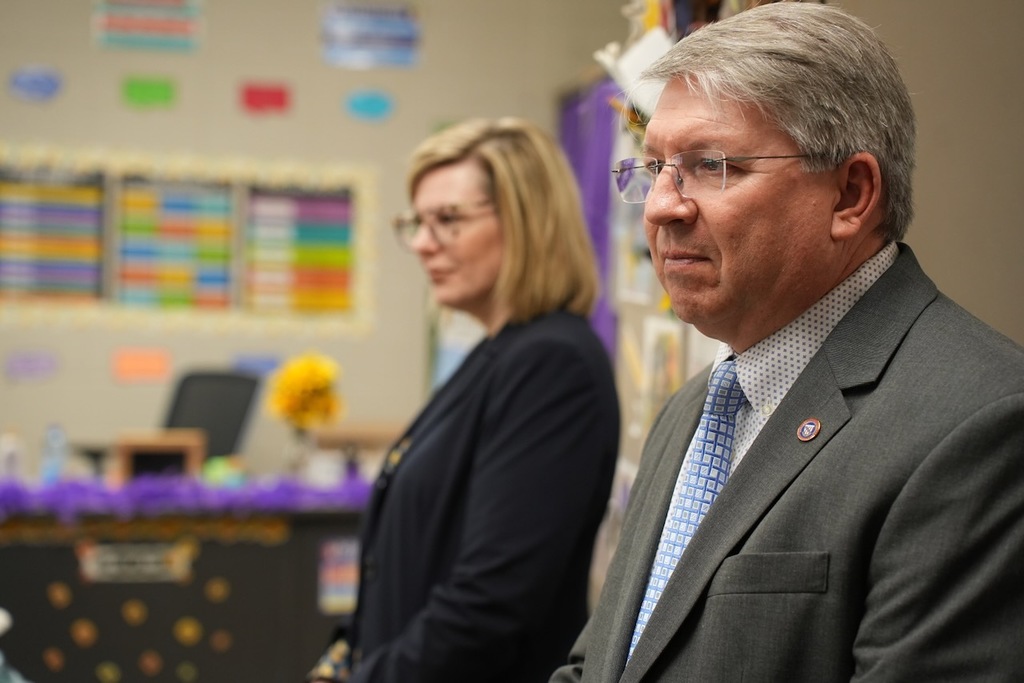 National Distinguished Principal Committee visit to Oxmoor Valley Elementary School.