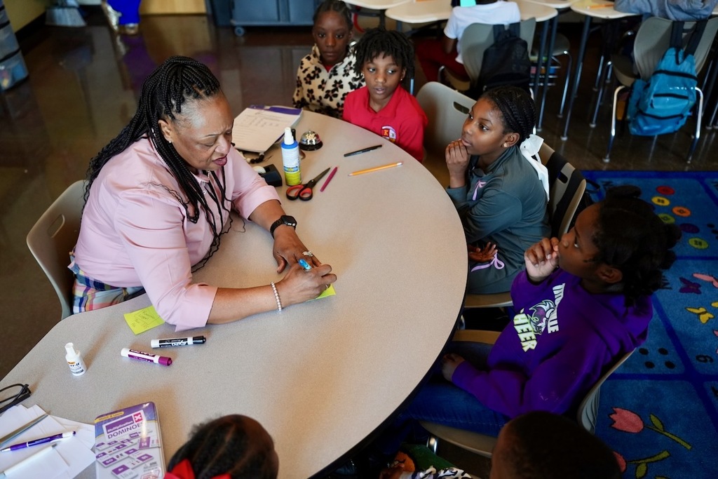 National Distinguished Principal Committee visit to Oxmoor Valley Elementary School.