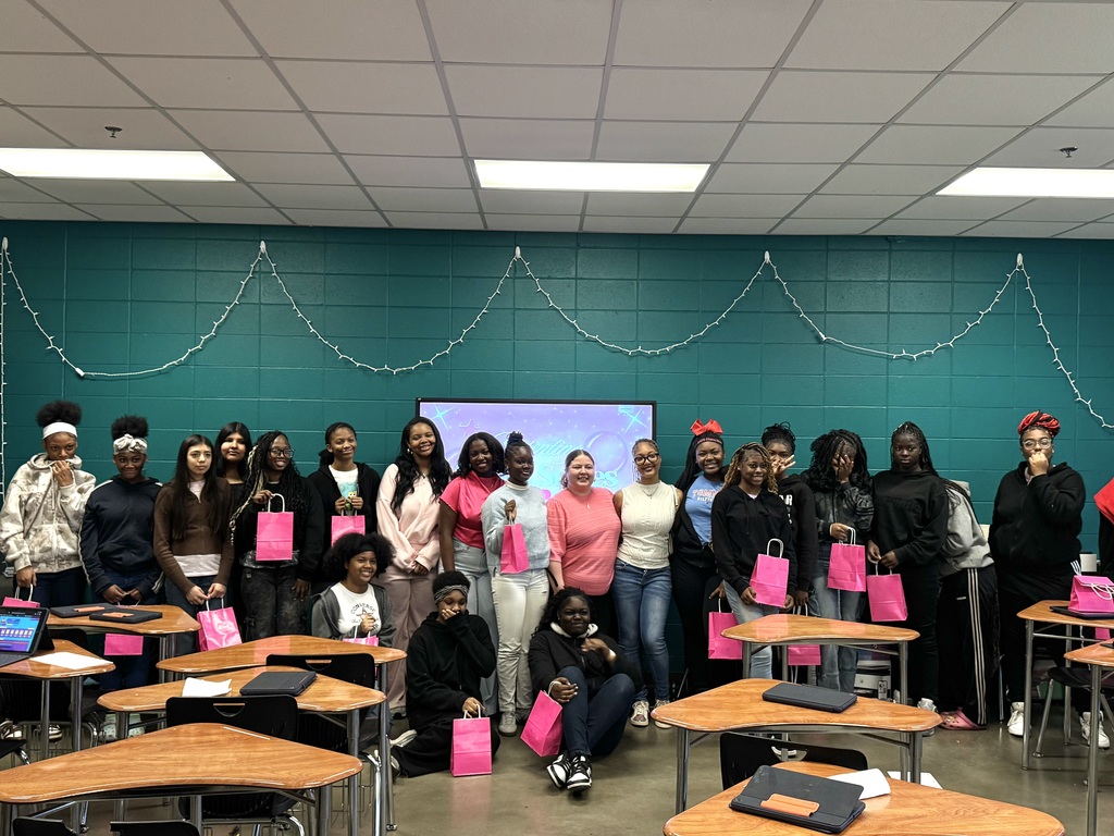 UAB students recently assembled and delivered bags of hygiene products for eighth-grade girls at Hayes K-8 School to fulfill their service learning project! The students contacted the Office of Strategic Partnerships and Community Engagement and were then connected with Dr. Vivian Hopkins-Moss, the school's counselor. The UAB students also facilitated a discussion on hygiene with the young ladies during their visit! #SuccessStartsHere