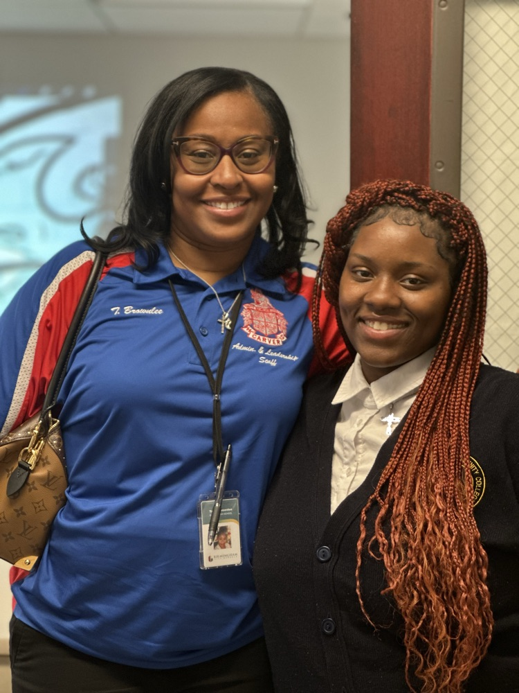 Counselor Brownlee and Carver alumna