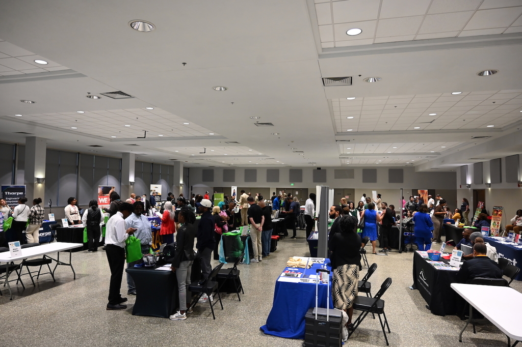High school seniors met with prospective employers today at Boutwell Auditorium during our annual Senior Hiring Fair! #SuccessStartsHere 🧑🏽‍🎓👷🏾👮🏿‍♀️👩🏽‍🏫🧑🏼‍🏭👨🏻‍🔧👩🏽‍🚒